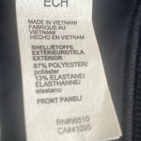 Under Armour Women’s Sports Bra High Print Black and White Size XS NWT - Picture 4 of 5